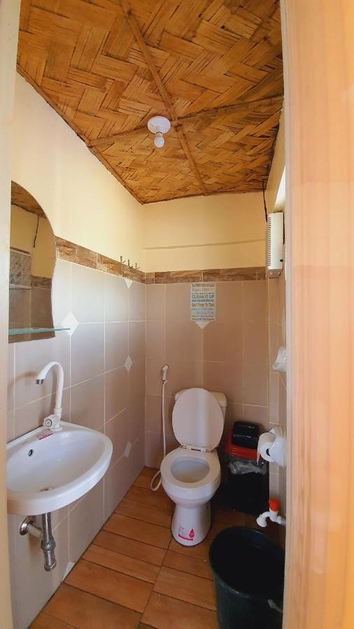 Calatagan'S Bahay Kubo - With Beach Access Exterior foto
